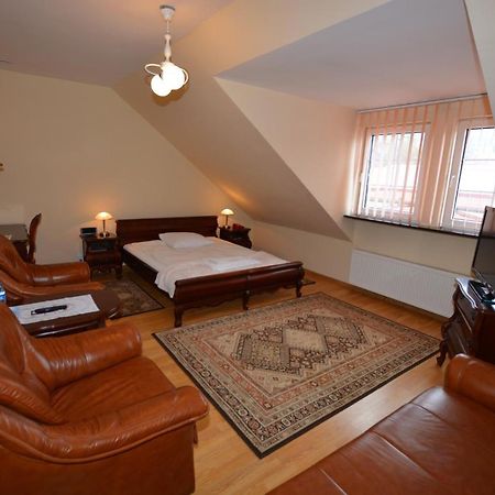 Hotel Gracja กอร์ซุฟเวียลคอปอลสกี ภายนอก รูปภาพ