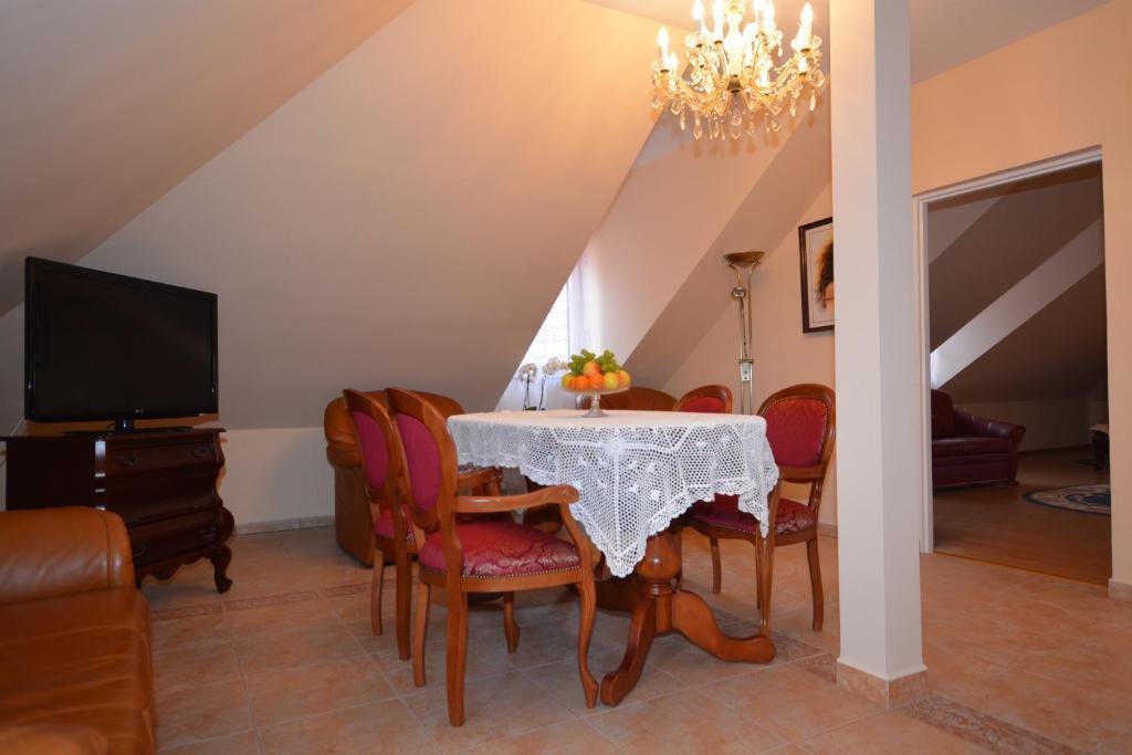 Hotel Gracja กอร์ซุฟเวียลคอปอลสกี ภายนอก รูปภาพ