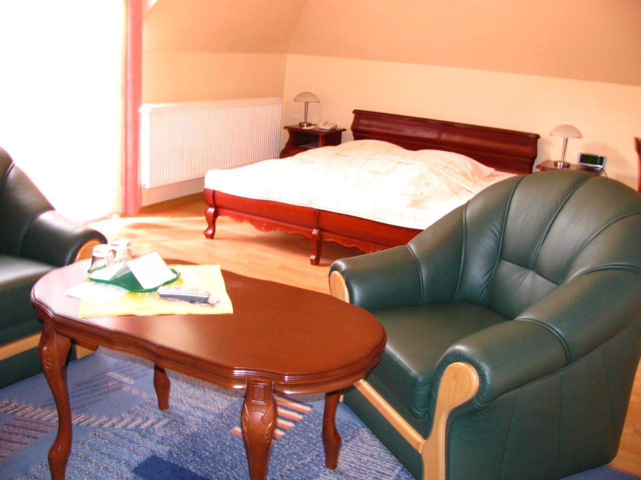 Hotel Gracja กอร์ซุฟเวียลคอปอลสกี ภายนอก รูปภาพ