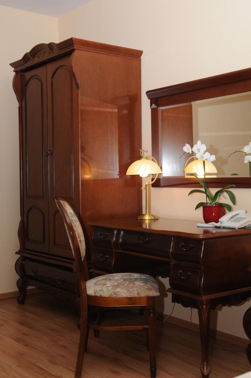 Hotel Gracja กอร์ซุฟเวียลคอปอลสกี ภายนอก รูปภาพ