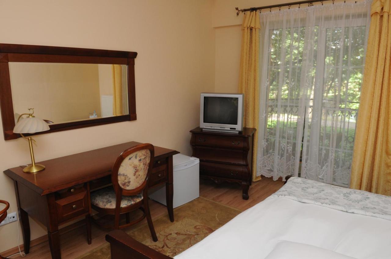 Hotel Gracja กอร์ซุฟเวียลคอปอลสกี ภายนอก รูปภาพ