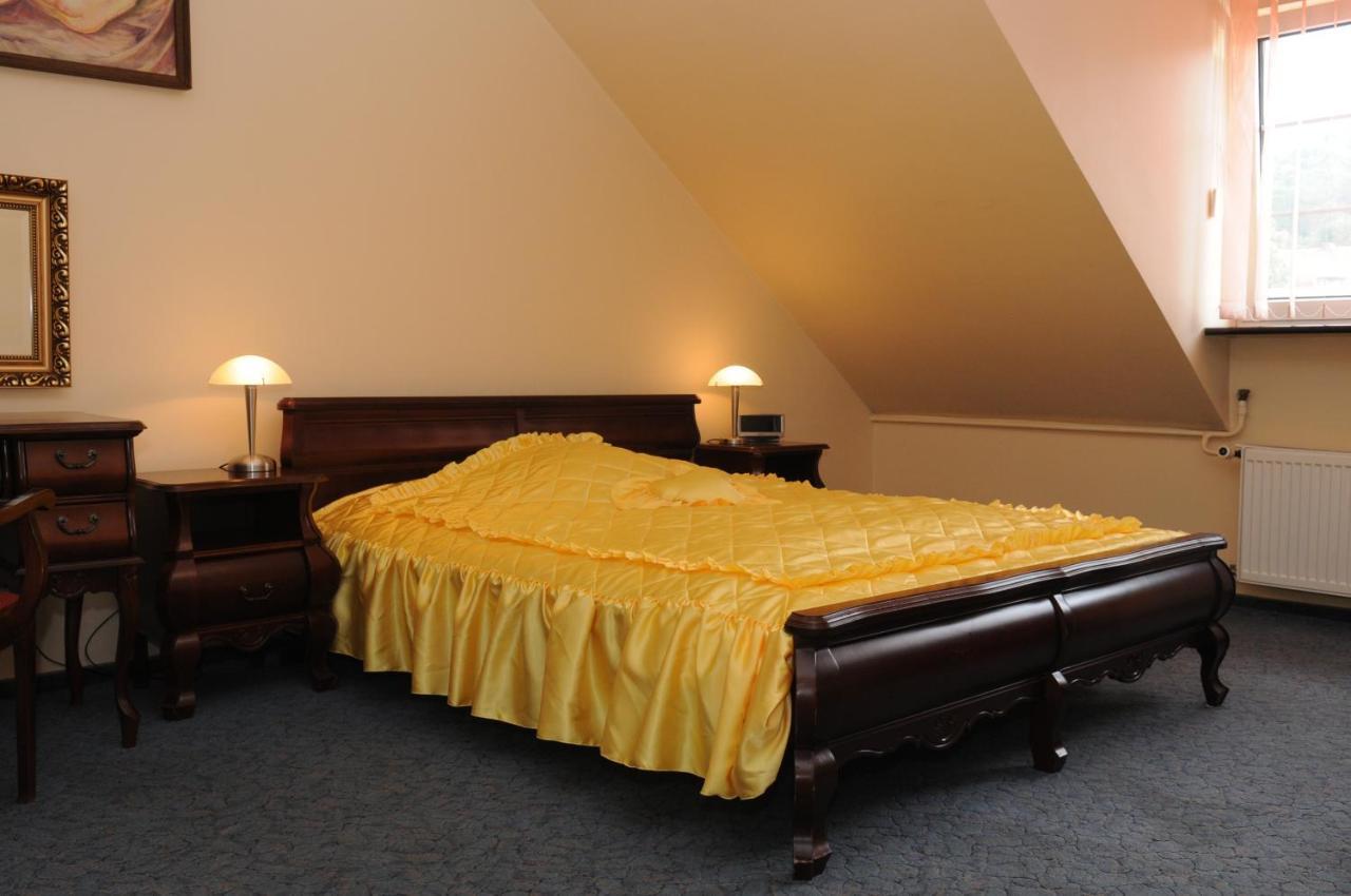Hotel Gracja กอร์ซุฟเวียลคอปอลสกี ภายนอก รูปภาพ