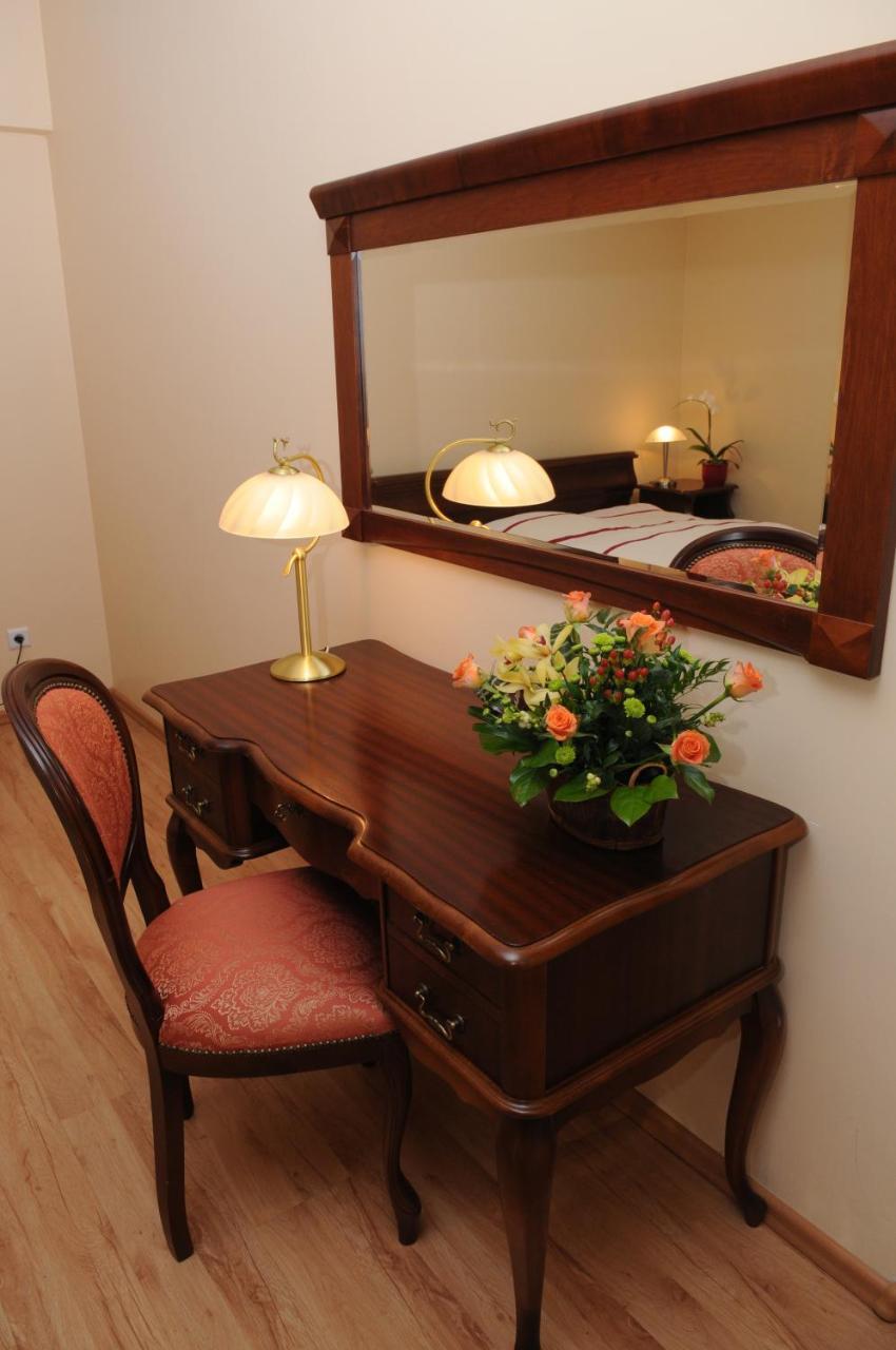 Hotel Gracja กอร์ซุฟเวียลคอปอลสกี ภายนอก รูปภาพ
