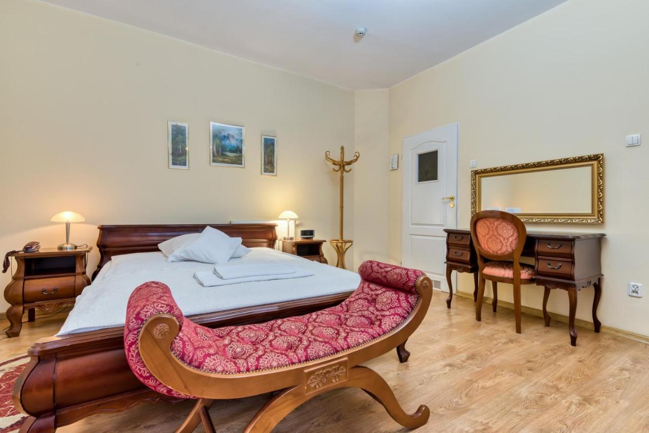 Hotel Gracja กอร์ซุฟเวียลคอปอลสกี ภายนอก รูปภาพ